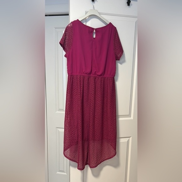 Raspberry High-Low Flutter Sleeve Dress - Picture 3 of 4